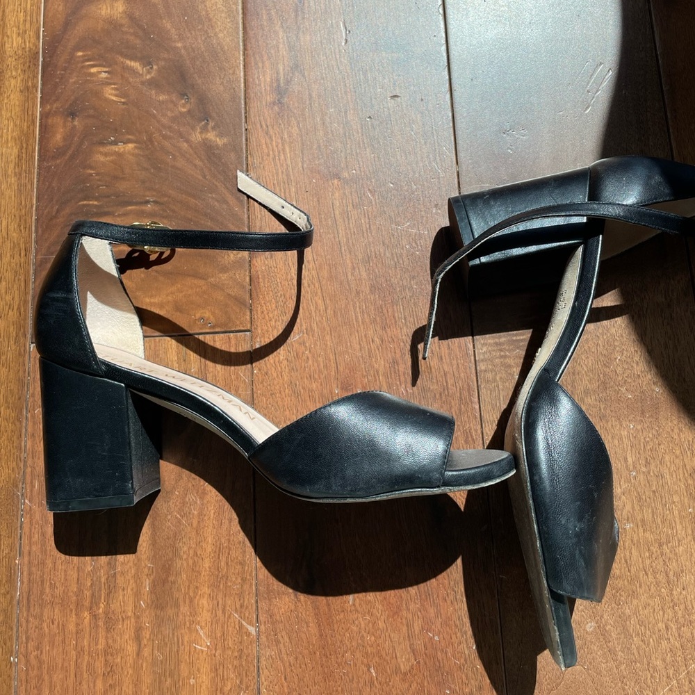 Stuart Weitzman Heeled Sandal. Size: 9.